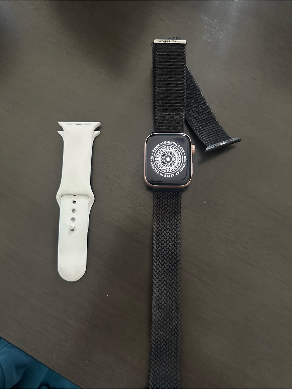 Apple Watch Series 4 Cellular Rose Gold Watch + Bands